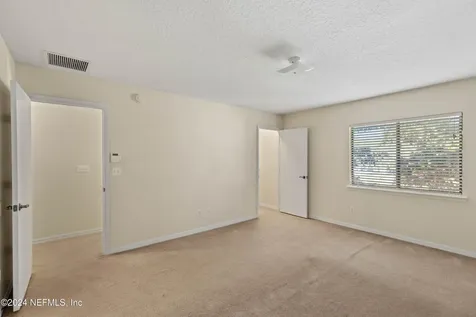 7721 Highchair Lane Jacksonville FL 32210