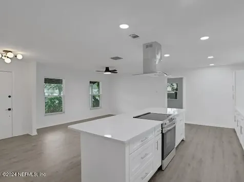 8245 Ireland Drive Jacksonville FL 32244
