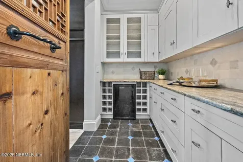 5250 Commissioners Drive Jacksonville FL 32224