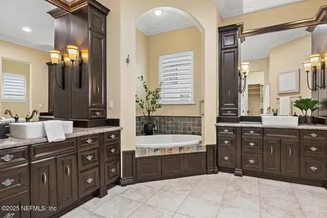 5250 Commissioners Drive Jacksonville FL 32224