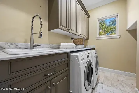 5250 Commissioners Drive Jacksonville FL 32224