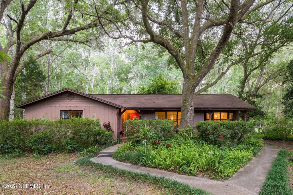 43111 Hilltop Lane Callahan FL 32011