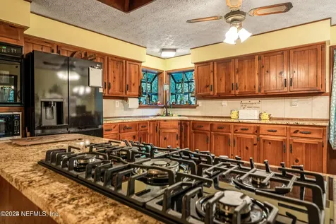 43111 Hilltop Lane Callahan FL 32011
