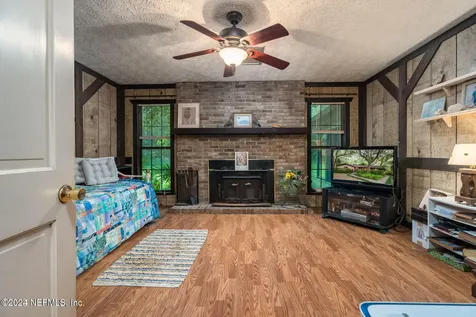 43111 Hilltop Lane Callahan FL 32011