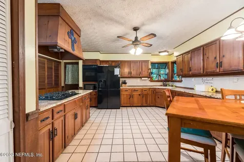 43111 Hilltop Lane Callahan FL 32011