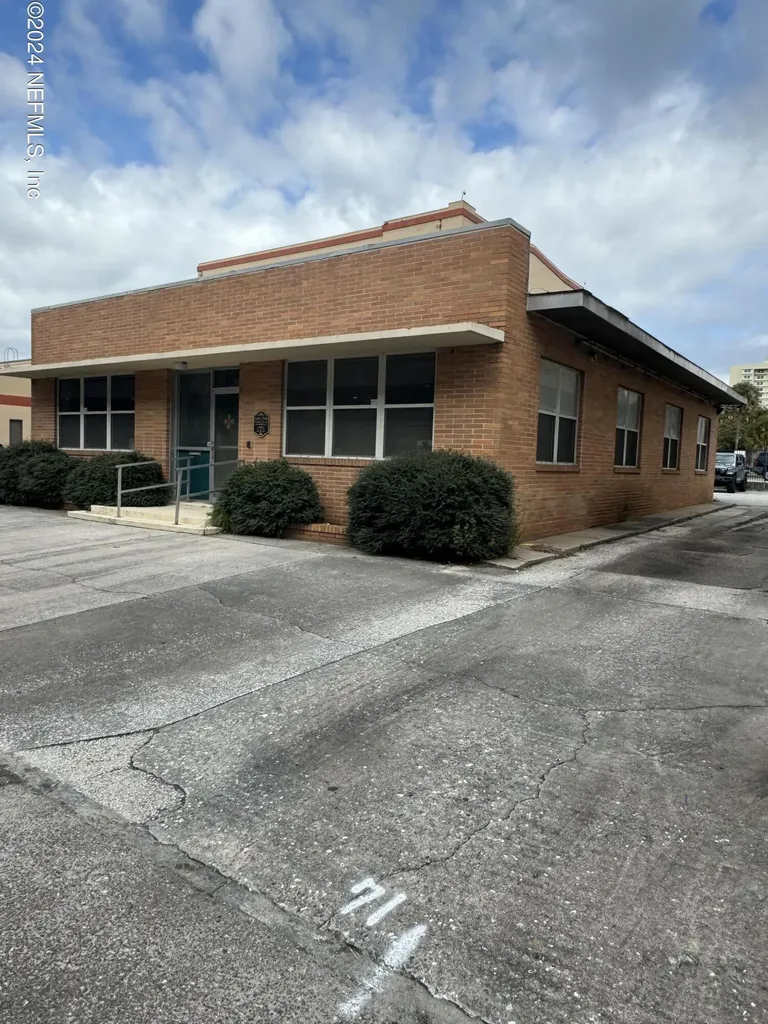 221 E Adams Street Jacksonville FL 32202