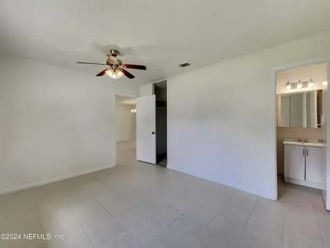 7910 Praver Drive W Jacksonville FL 32217