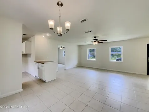7910 Praver Drive W Jacksonville FL 32217