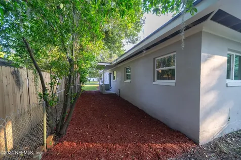 6850 Cherbourg Avenue S Jacksonville FL 32205