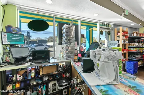 5209 Beach Boulevard Jacksonville FL 32207