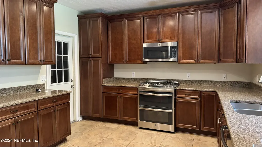 5051 Thorden Road Jacksonville FL 32207
