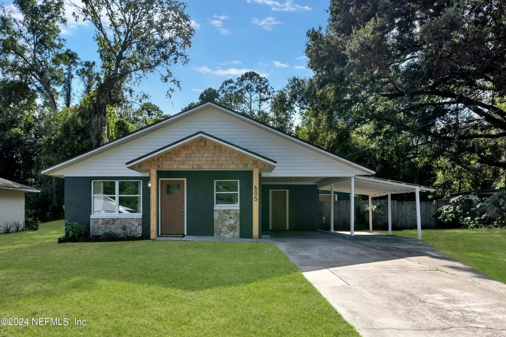 605 S West Street Green Cove Springs FL 32043