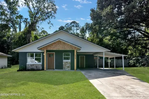 605 S West Street Green Cove Springs FL 32043