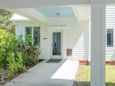 595 W River Road Palatka FL 32177