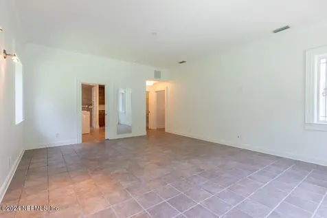 595 W River Road Palatka FL 32177