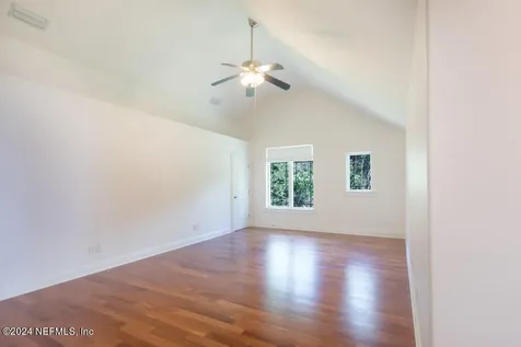 595 W River Road Palatka FL 32177