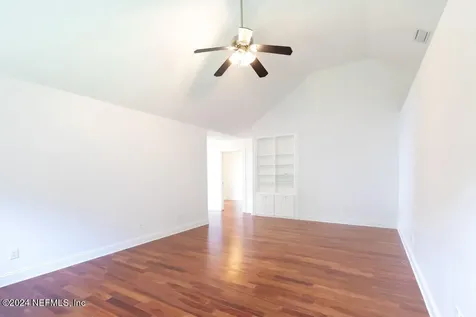 595 W River Road Palatka FL 32177