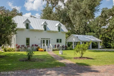 595 W River Road Palatka FL 32177