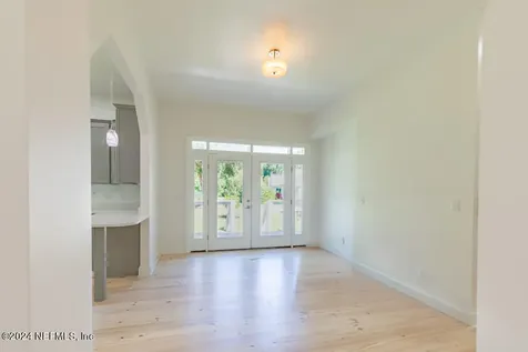 595 W River Road Palatka FL 32177