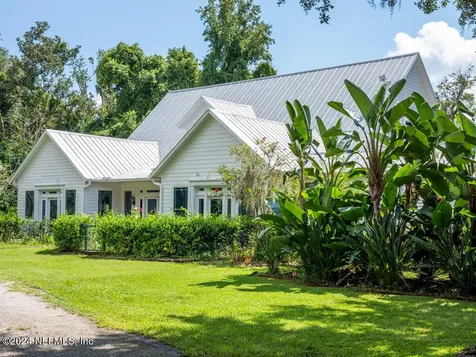 595 W River Road Palatka FL 32177