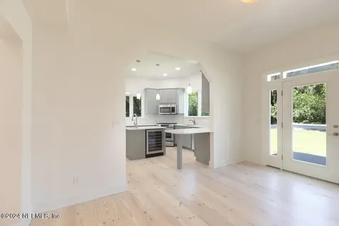 595 W River Road Palatka FL 32177