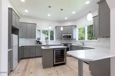 595 W River Road Palatka FL 32177