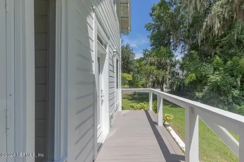 595 W River Road Palatka FL 32177