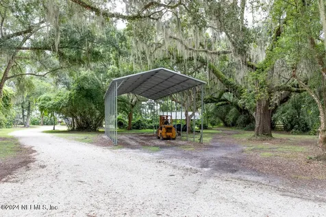595 W River Road Palatka FL 32177