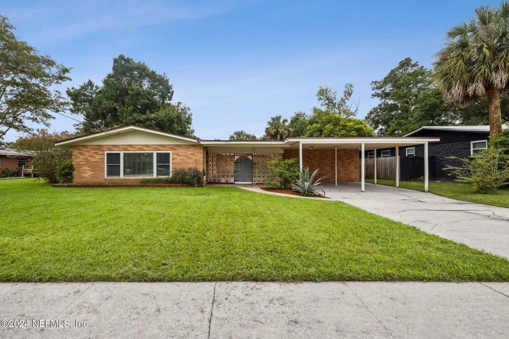 8402 Sanlando Avenue Jacksonville FL 32211