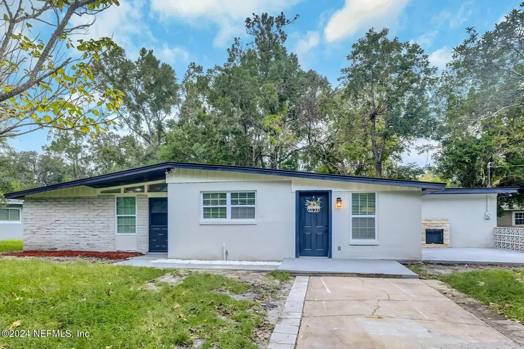 7034 Cherbourg Avenue N Jacksonville FL 32205