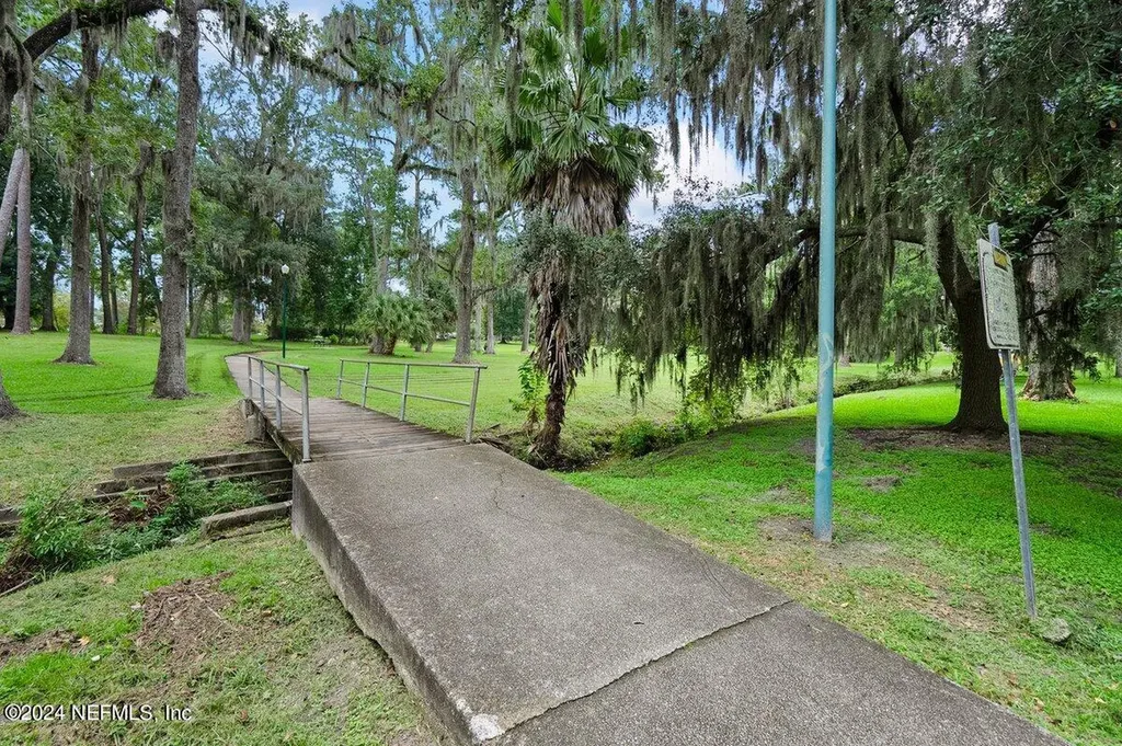 1356 Willow Branch Avenue Jacksonville FL 32205