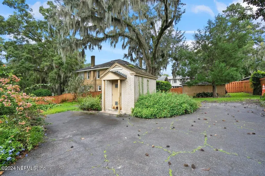 1356 Willow Branch Avenue Jacksonville FL 32205