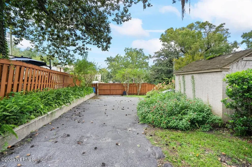 1356 Willow Branch Avenue Jacksonville FL 32205
