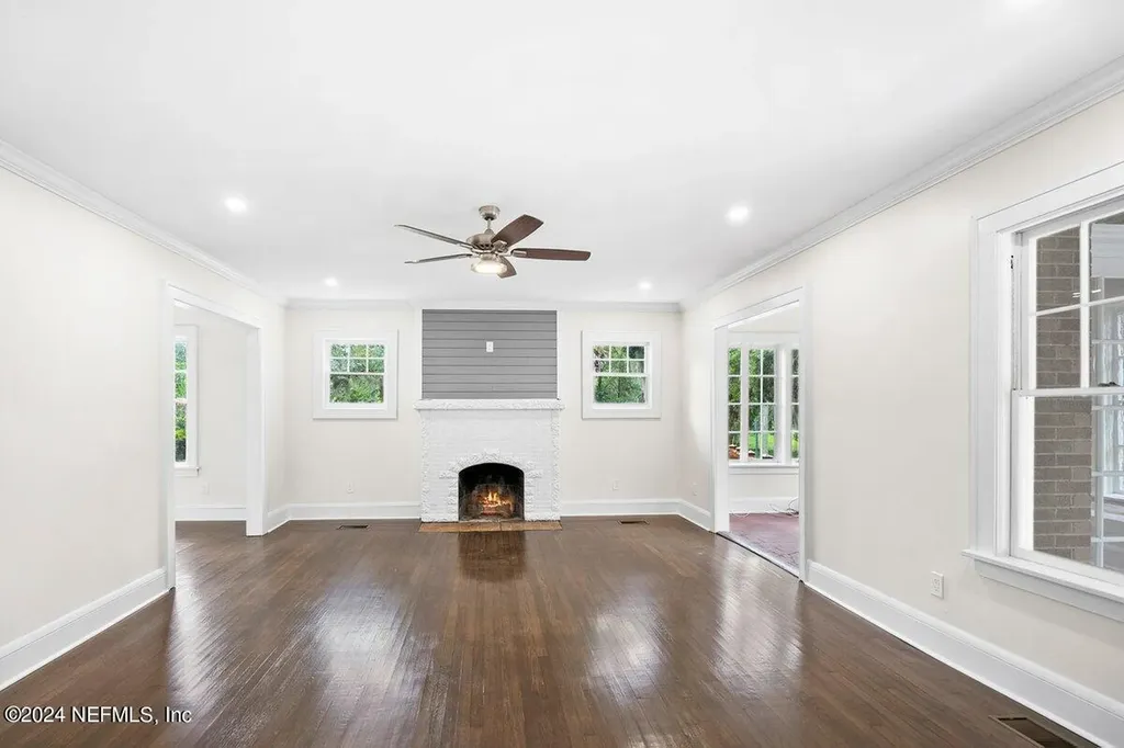 1356 Willow Branch Avenue Jacksonville FL 32205