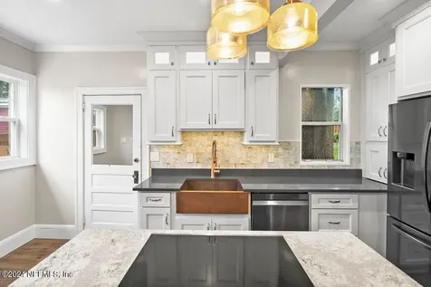 1356 Willow Branch Avenue Jacksonville FL 32205