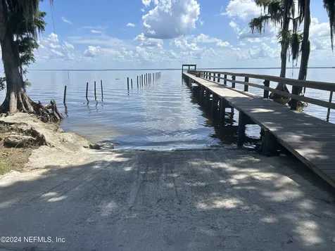 102 Northeast Boulevard Georgetown FL 32139