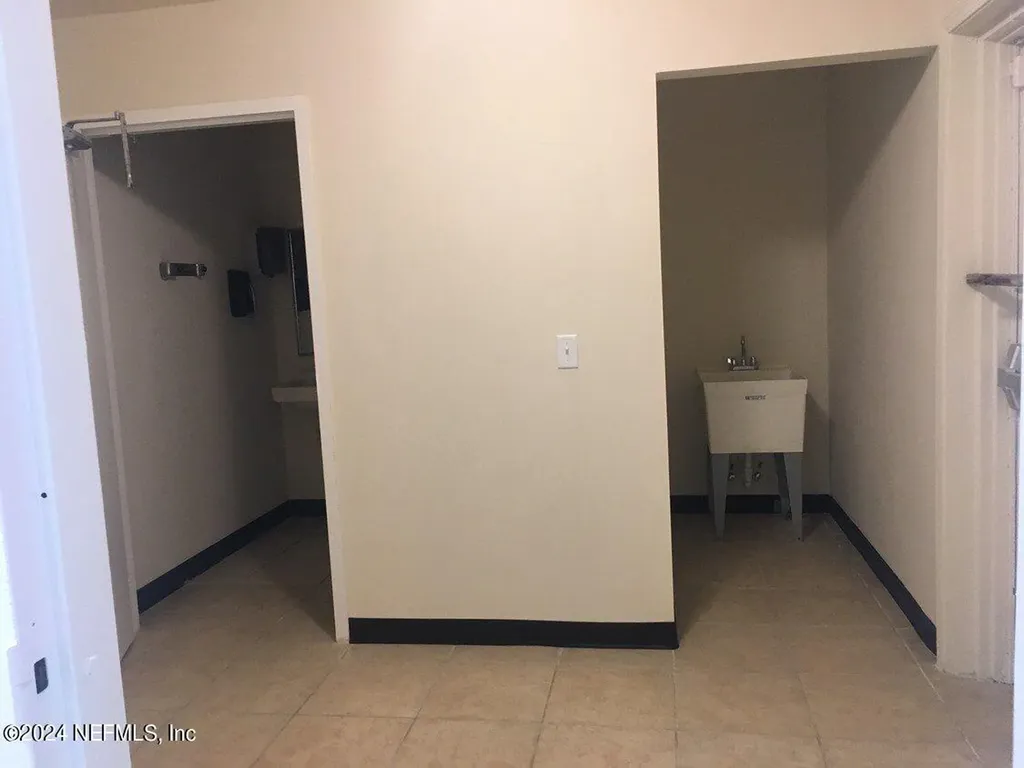 1040 Edgewood Avenue N Jacksonville FL 32254