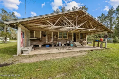 909 Old Gainesville Highway Interlachen FL 32148