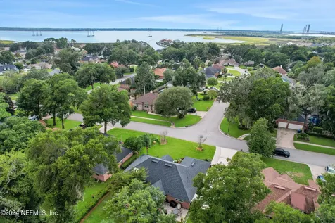 4539 Beacon Drive W Jacksonville FL 32225
