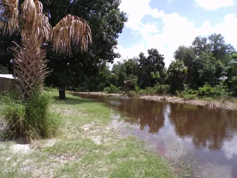 10642 East Bay Road Gibsonton FL 33534