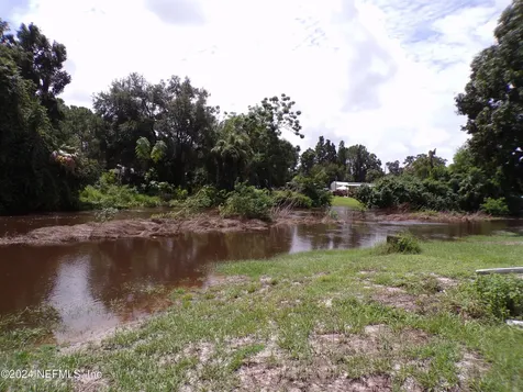 10642 East Bay Road Gibsonton FL 33534