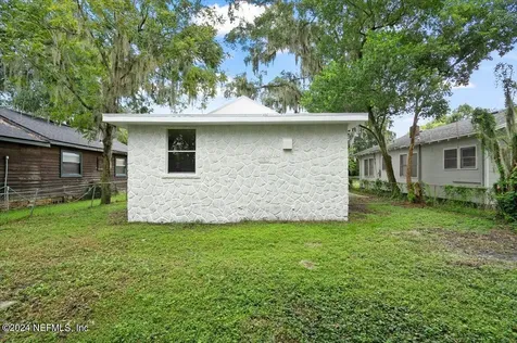 9162 Madison Avenue Jacksonville FL 32208