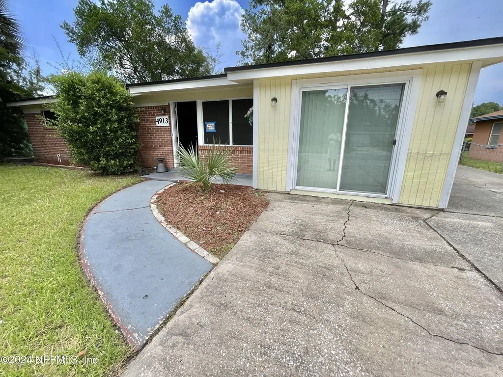4913 Locksley Avenue Jacksonville FL 32208