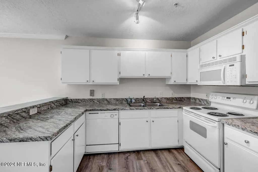 1701 The Greens Way Jacksonville Beach FL 32250