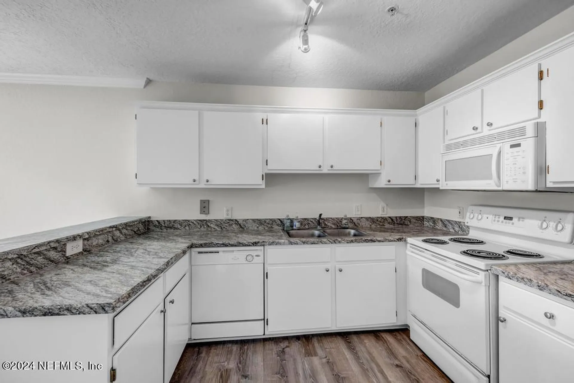 1701 The Greens Way Jacksonville Beach FL 32250
