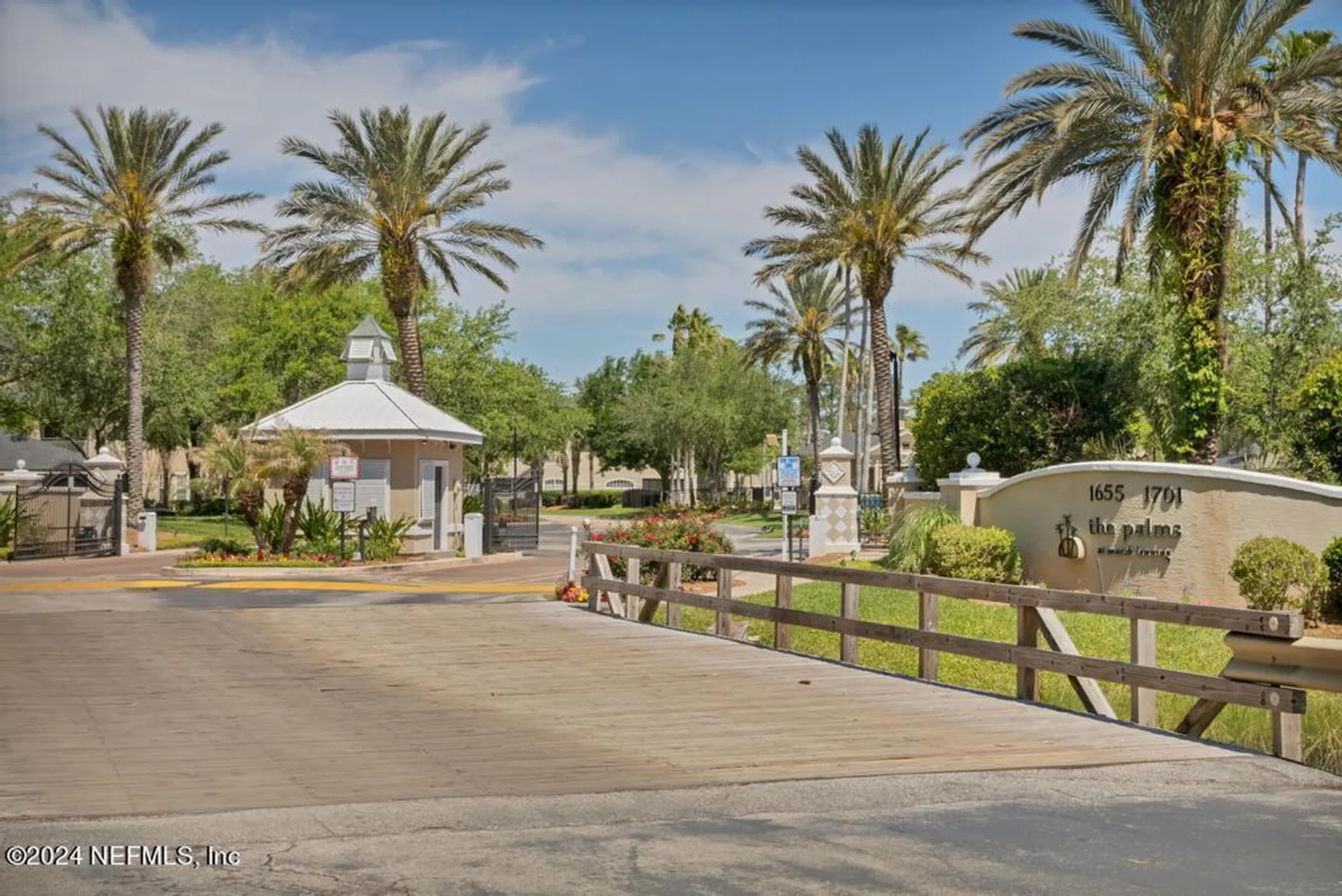 1701 The Greens Way Jacksonville Beach FL 32250