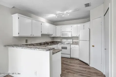 1701 The Greens Way Jacksonville Beach FL 32250