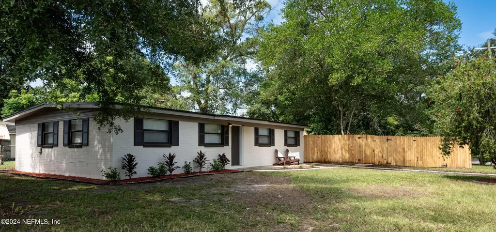 7578 Ridgeway Road N Jacksonville FL 32244