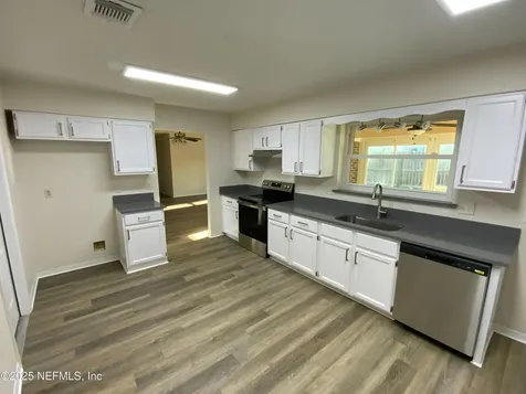 1615 Oak Ridge Drive W Jacksonville FL 32225