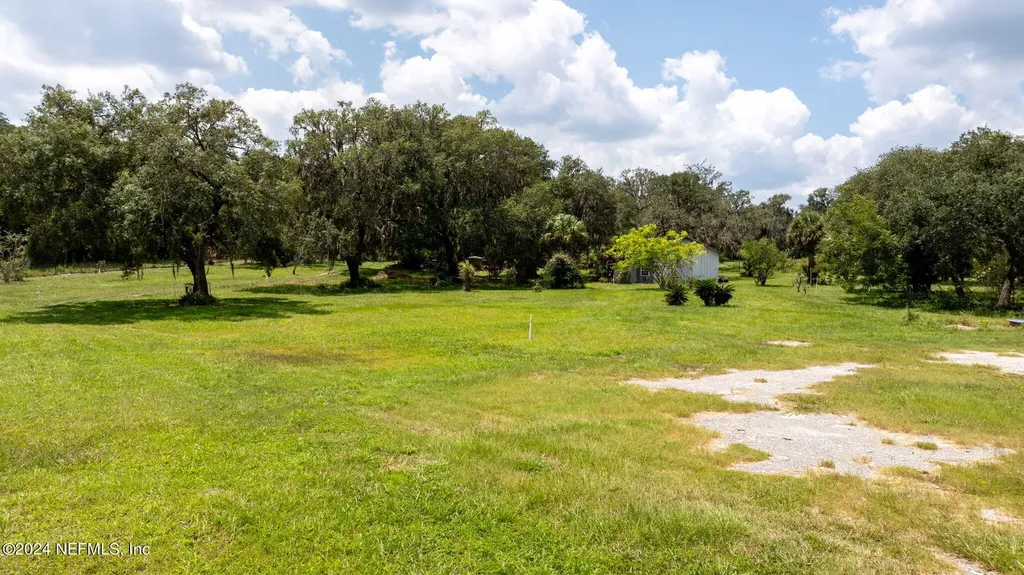 1119 S Highway 17 Satsuma FL 32189